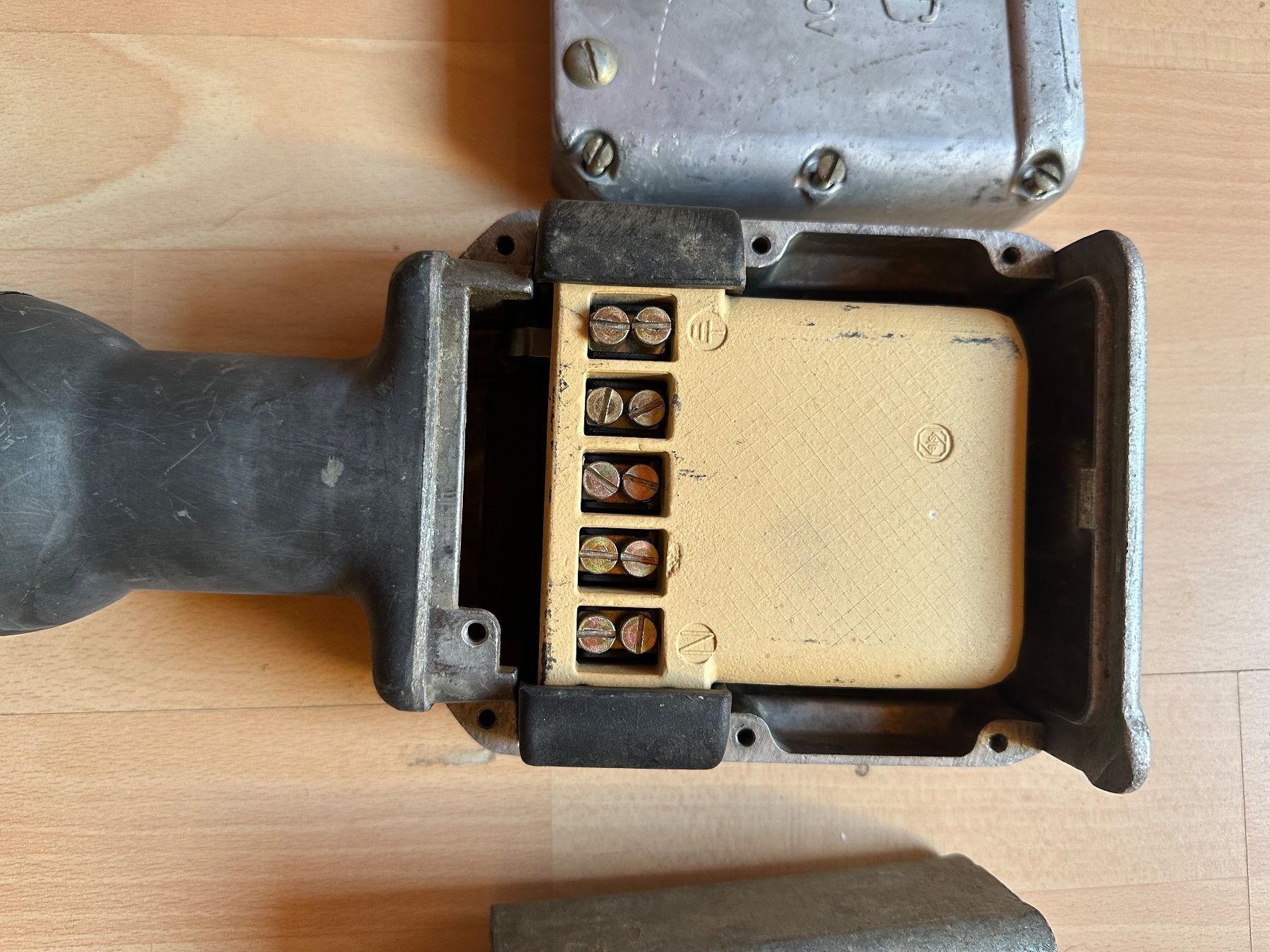 Spine: Stecker und Kupplung J 75 /5Polig – Usato da Huttwil venduto da Bolpa 4