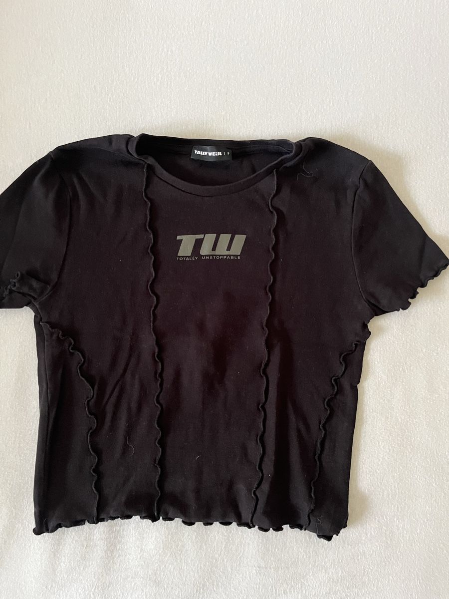 Tally Weijl T-Shirts: T-Shirts schwarz S – Gebraucht aus Bern von Regi1975