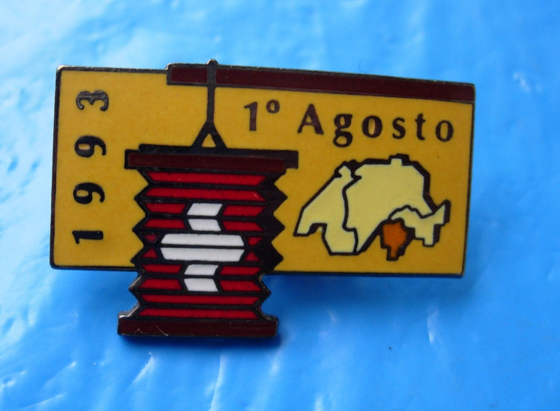 Placchette & Badge: 1 . AUGUST - ABZEICHEN -1993-Pins selten – Usato da Basel venduto da Grbina64 5