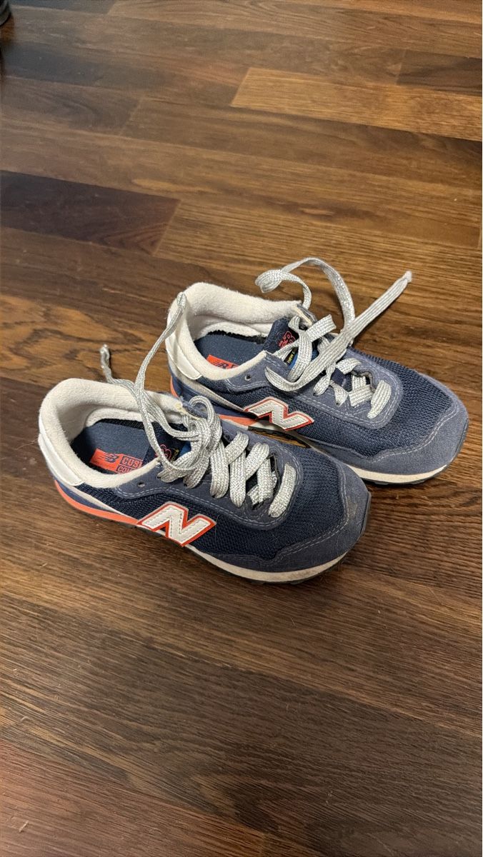 New Balance Schuhe für Jungen: New Balance Sneakers Blue /Silver size 28.5 – Gebraucht aus Zürich von tan_8nxr
