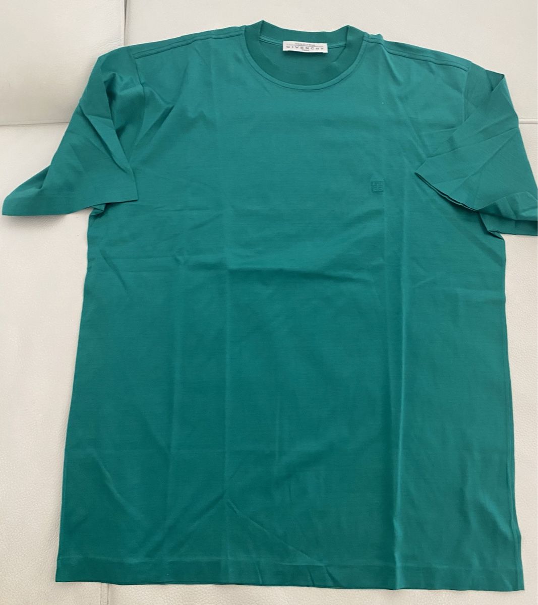 Givenchy T-Shirts: GIVENCHY paris oberteil – Gebraucht aus Opfikon von Luis144