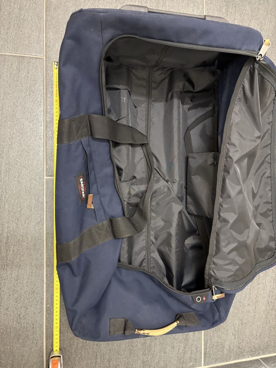 Eastpak Reisekoffer: Travel Trolley Eastpak – Gebraucht aus Zürich von henridv 6
