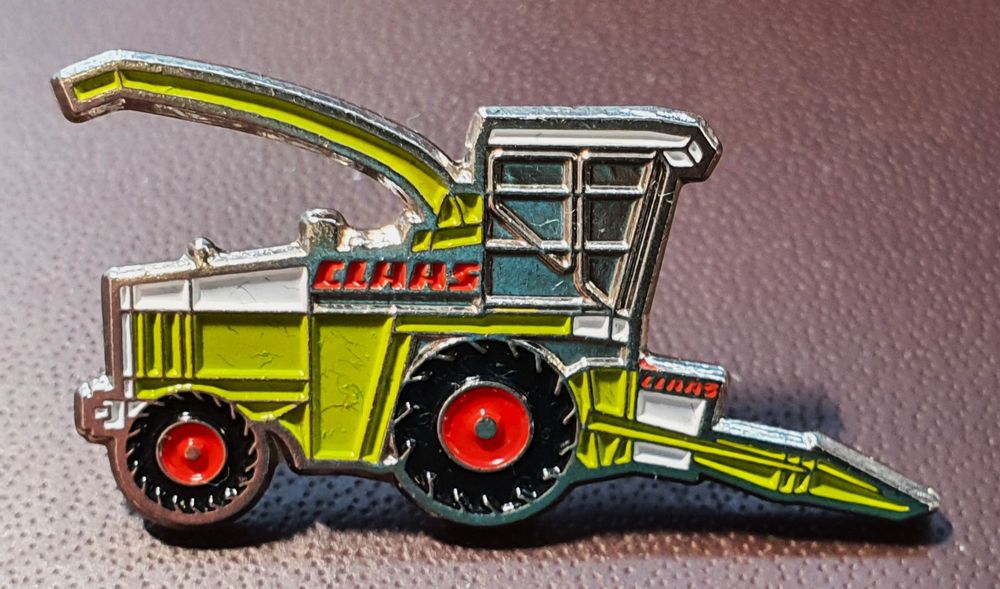T174 - Pin Landmaschine Traktor Treker: CLAAS (Gebraucht) in Reinach BL ...