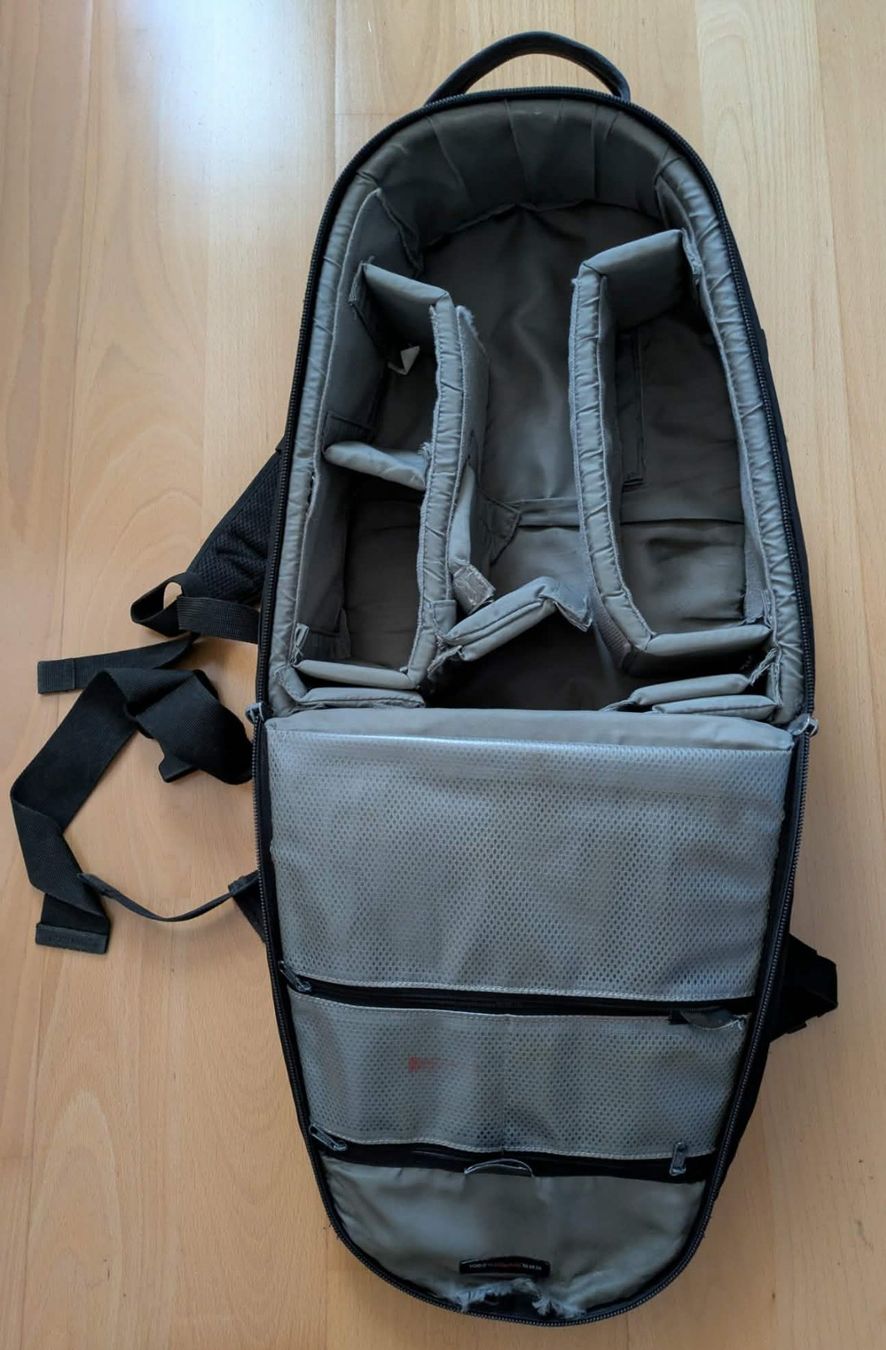 Lowepro Rucksäcke: Fotorucksack Marke Lowepro in schwarz – Gebraucht aus Malters von Oflat 1