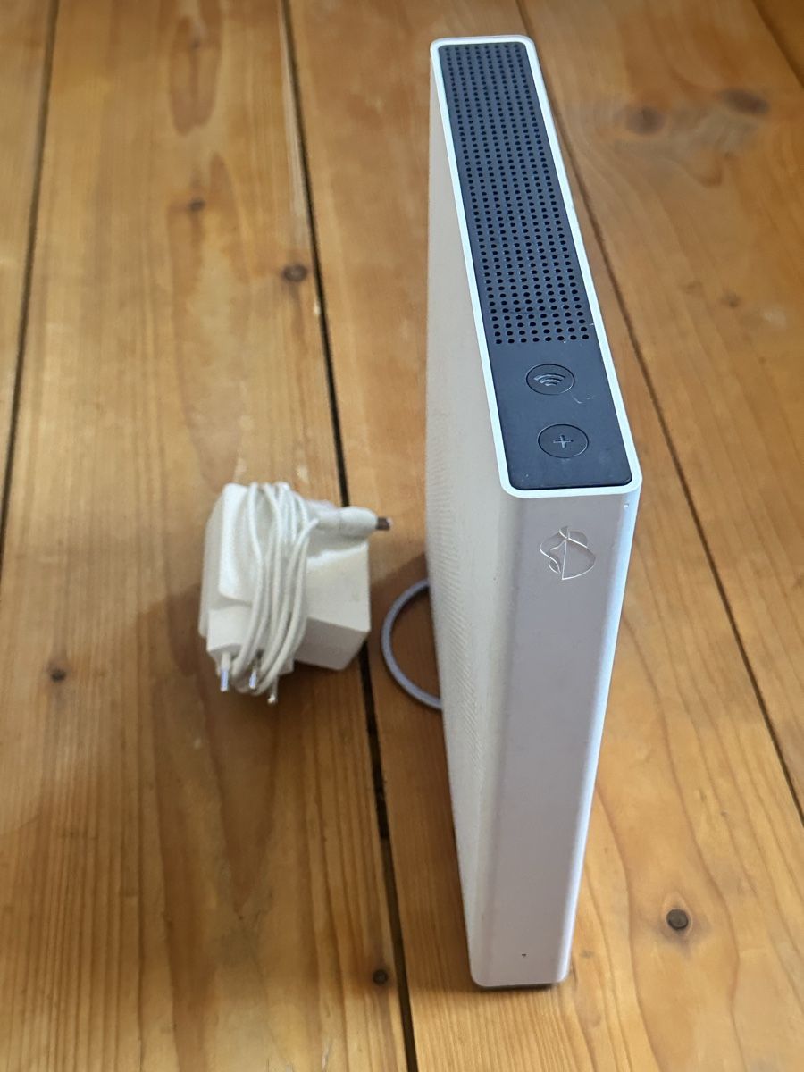 Swisscom Modem & Router: Internet Router Swisscom – Usato da Nidau venduto da lui_9w2t