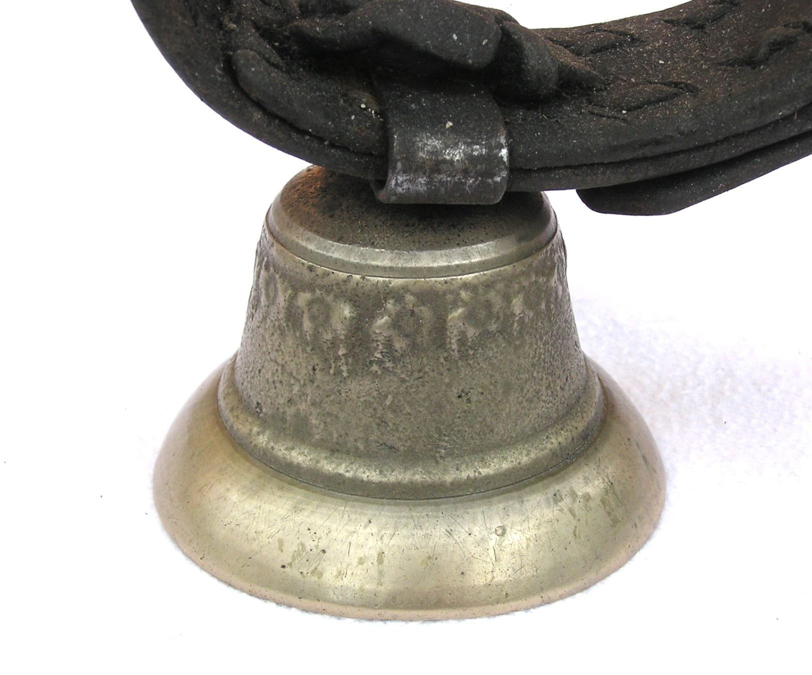 Campanacci mucche: ALTE KLEINE GLOCKE – Usato da Grenchen venduto da Antique-hunter 3