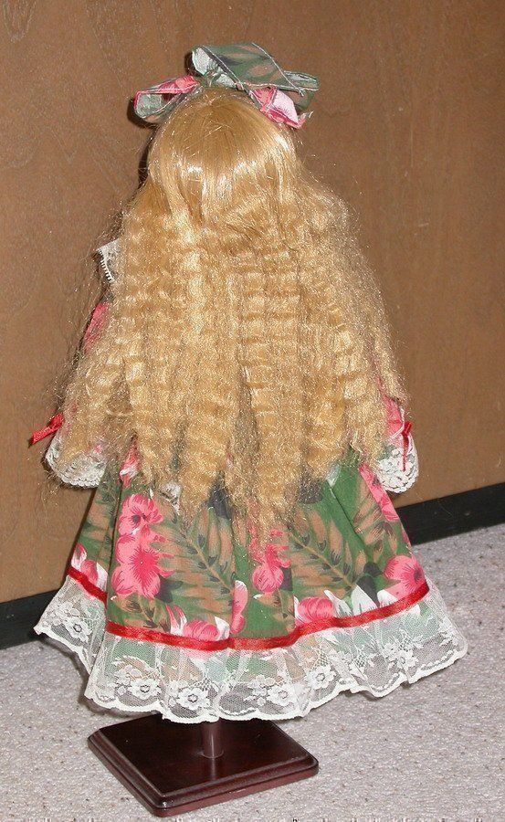 Bambole: Puppe zum Aufstellen mit Ständer – Usato da Frümsen venduto da amadiss 1
