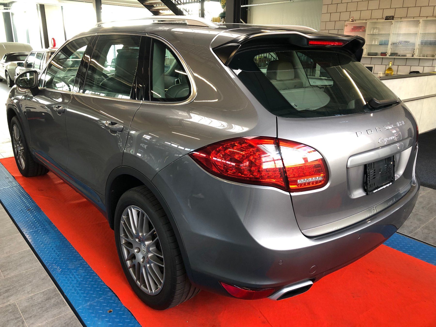Porsche Automobili: PORSCHE Cayenne S – Usato da Gampelen venduto da Steuer0 2