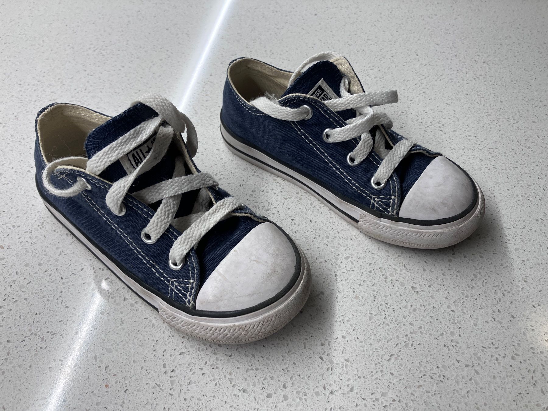 Converse Chaussures garçon: Converse dunkelblau Gr. 25 – D'occasion à Frauenfeld par andrea211 2