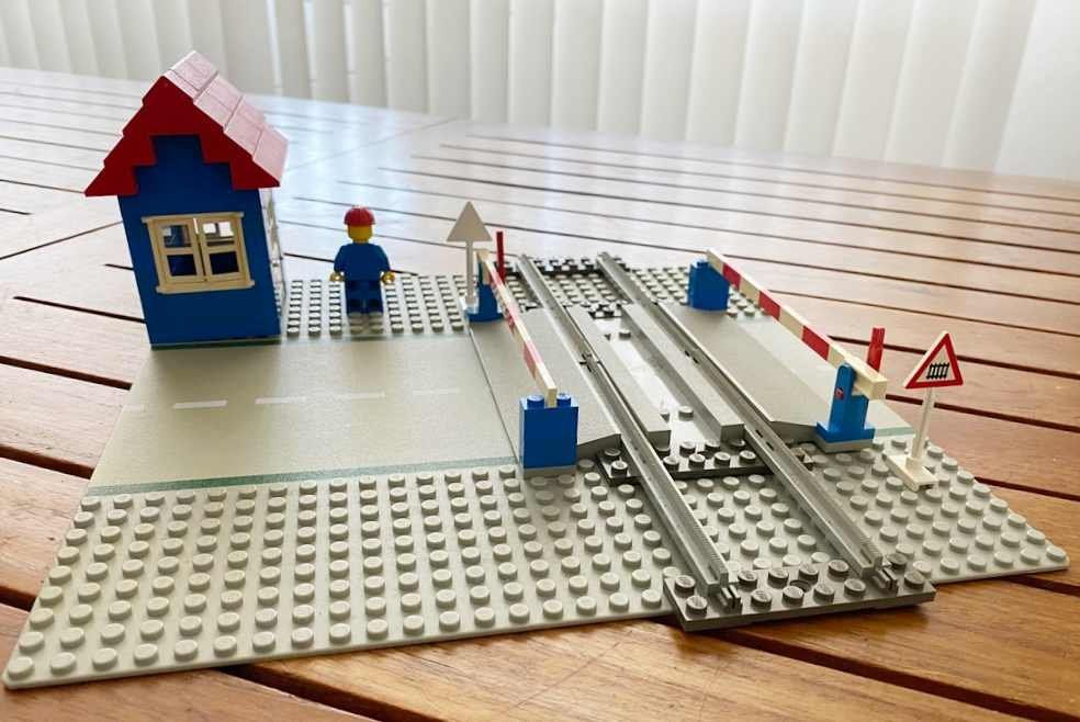 Lego Baukästen: Lego Passage à niveau 7834 – Gebraucht aus Morges von VintageMemories