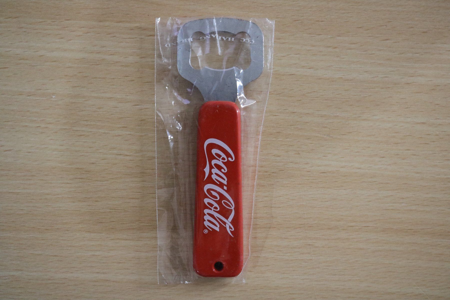 Altro materiale per ufficio: Coca Cola Flaschenöffner Bieröffner Flaschen Bier Öffner – Nuovo e nell'imballaggio originale da Rickenbach b. Wil venduto da Byby7