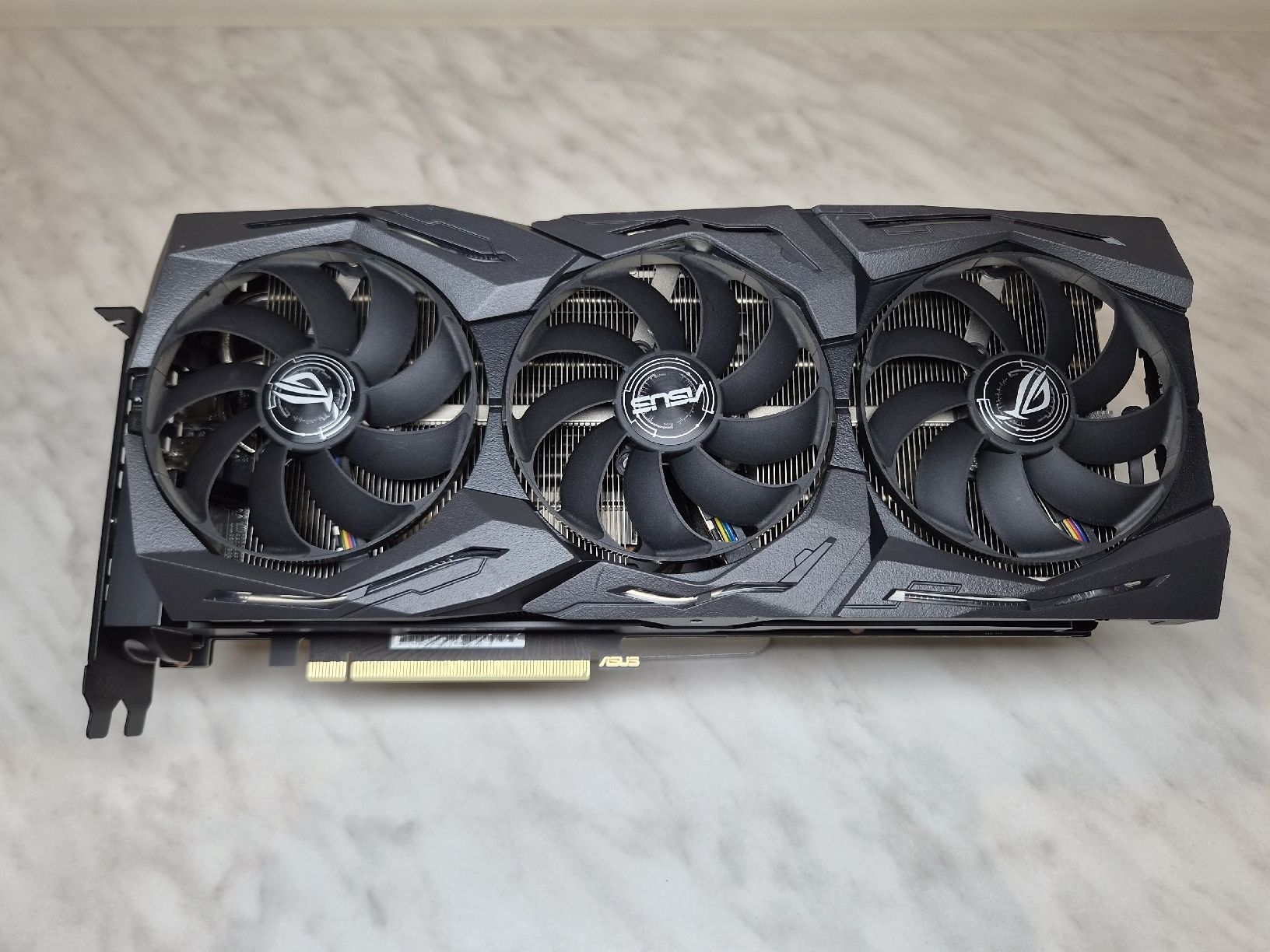 Asus Schede grafiche: ASUS ROG-STRIX-RTX2070S-A8G-GAMING – Usato da Schaffhausen venduto da P3ntiumii 1