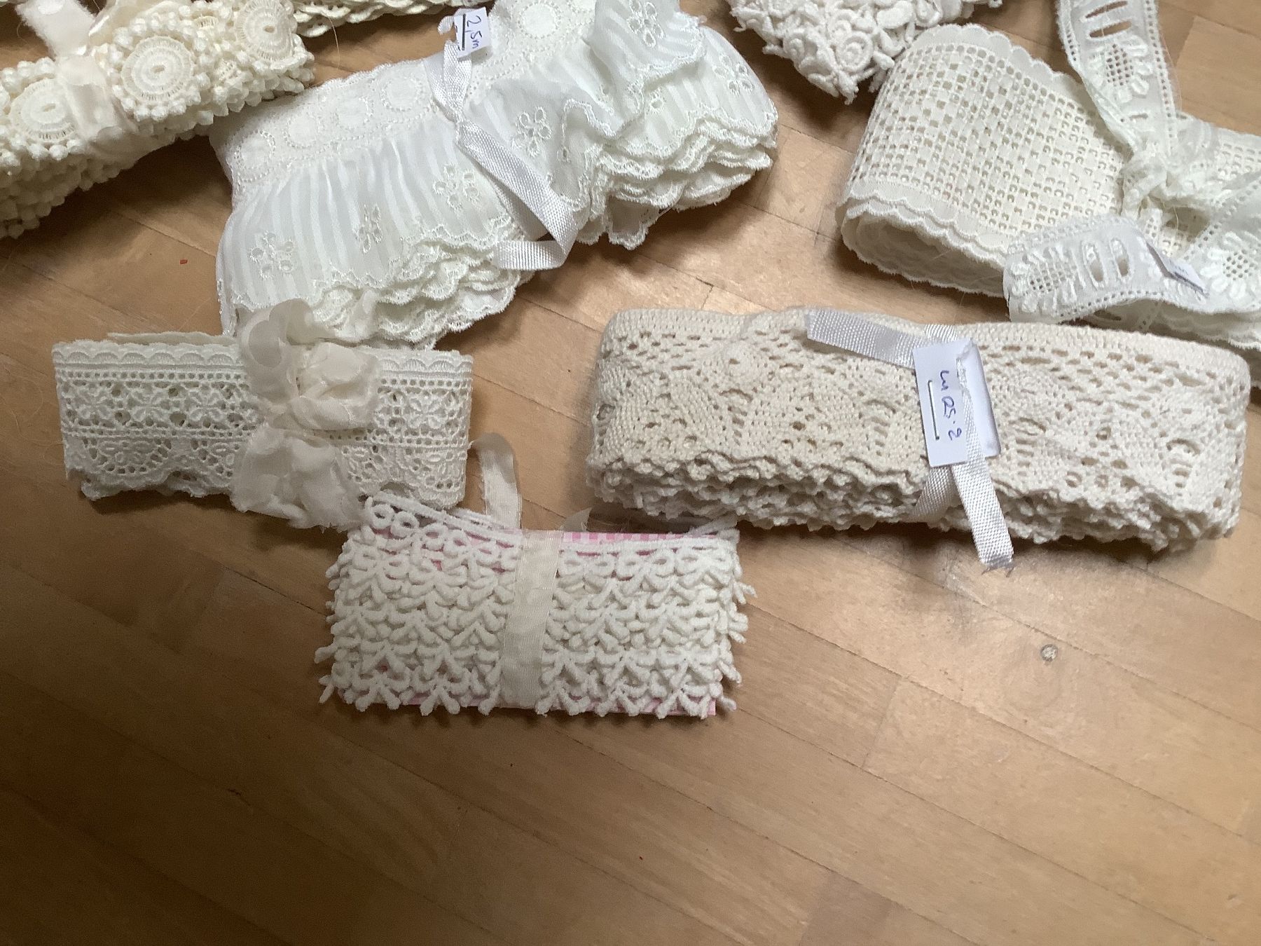 Stoffe: Vintage Spitzen gemischt – Neu (gemäss Beschreibung) aus Winterthur von Beat8344 1