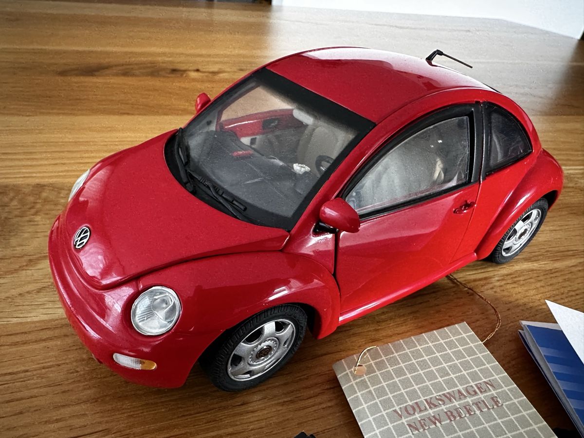 Franklin Mint Modellini d'auto: Franklin Mint 1:24 1998 Volkswagen Beetle – Nuovo (secondo la descrizione) da Sennwald venduto da HARO-Import 1