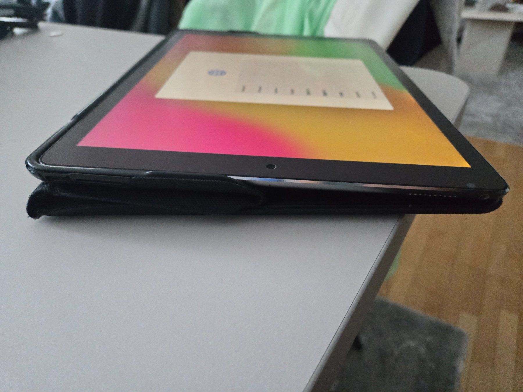Apple Tablet PC: iPad Pro 12.9" (2017) Bundle 512 GB Apple Pencil & Keyboard – Gebraucht aus Wil SG von har_6bvb 4