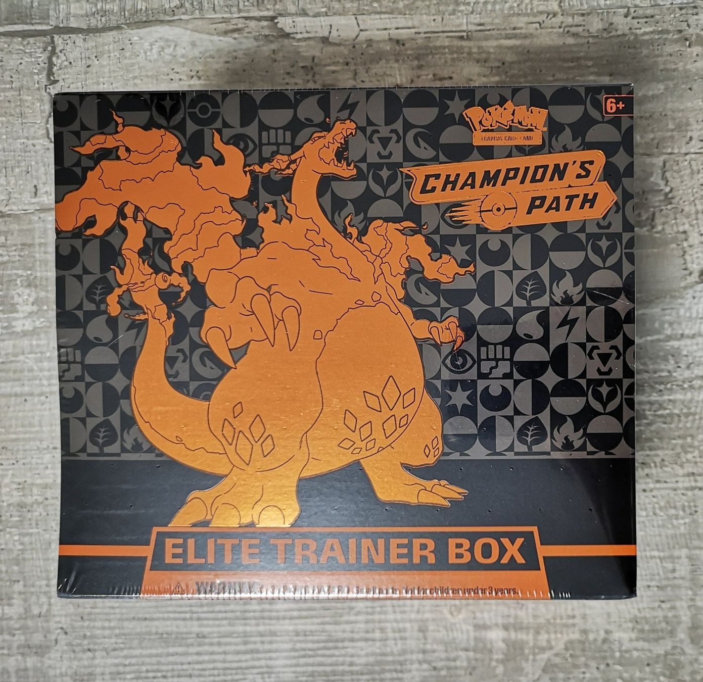 Cartoline: Pokémon Champion's Path ETB 🇺🇲 – Nuovo e nell'imballaggio originale da Riehen venduto da _TheCollectorShop_