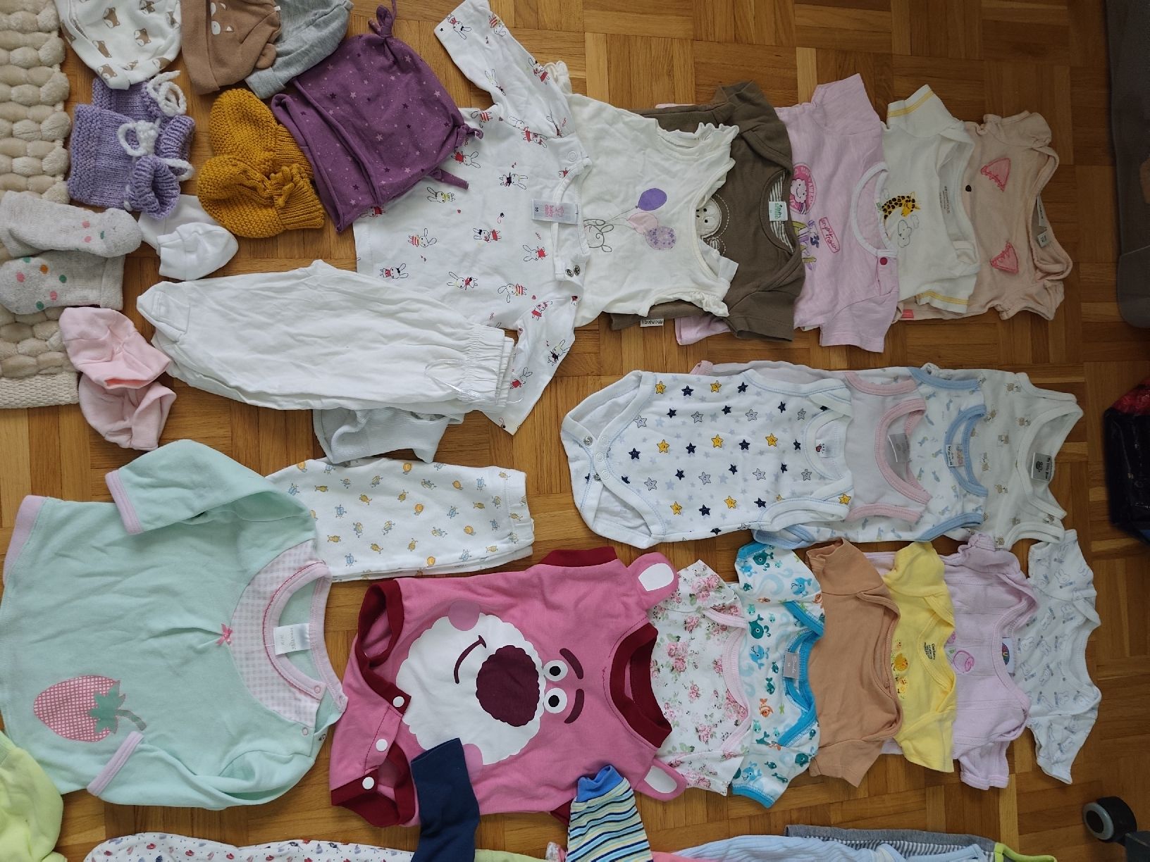 Lotti & Set di vestiti: Babykleiderpaket 50 56 – Usato da Muttenz venduto da Hermesvonthan 1