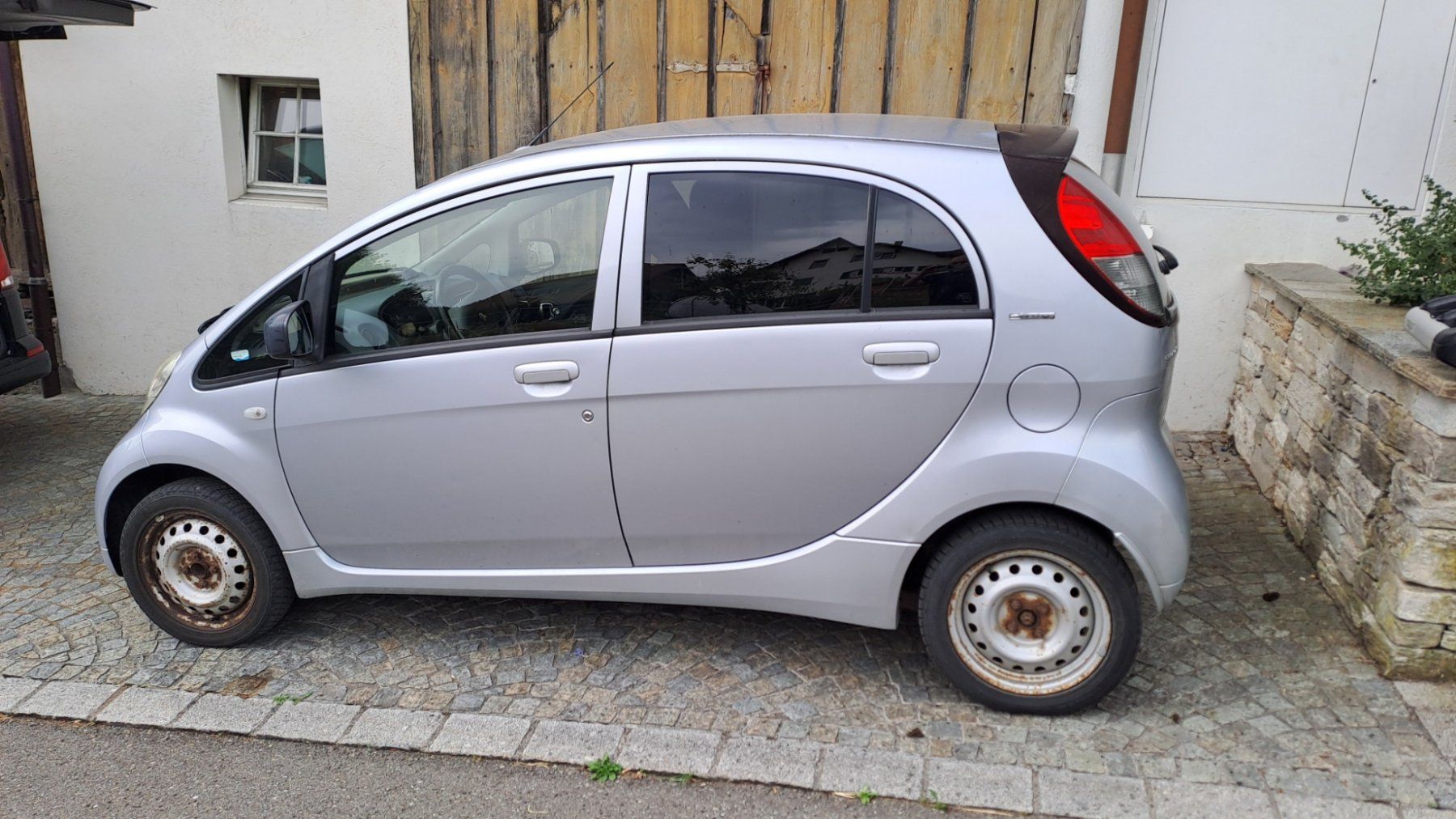 Peugeot Automobili: Peugeot iOn – Usato da Bertschikon Gossau venduto da Zueues 1