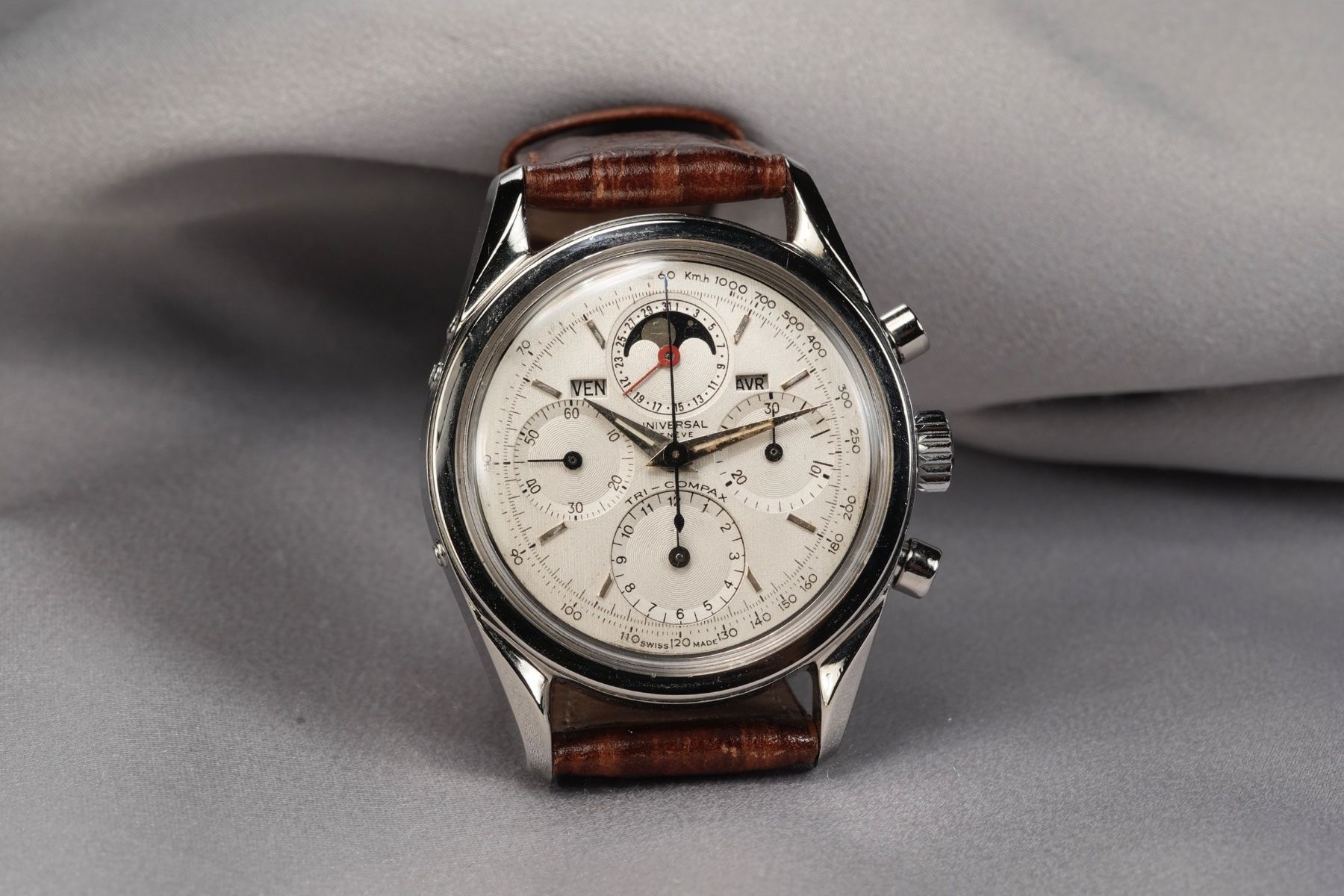 Universal Genève Orologi: Universal Genève Tri-Compax Ref. 222100 Moonphase Chrono – Usato da Morcote venduto da chronoservice 1