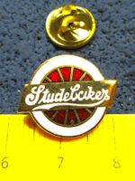 STUDEBAKER AUTO LOGO SCHMUCK-PIN ENAMEL GOLDIG VINTAGE