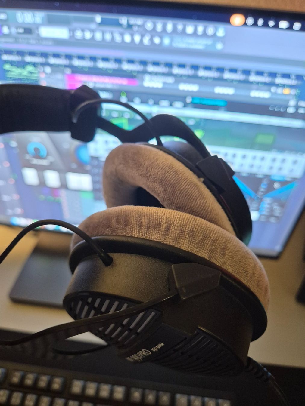 Beyerdynamic Cuffie: Beyerdynamic DT 990 PRO 250 OHM – Usato da Enges venduto da val_g2mh 1