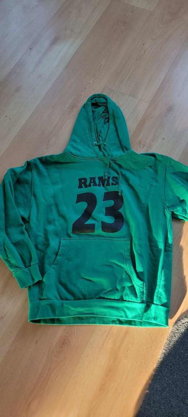 Pullover & Sweatshirts: Pullover Gr.M – Gebraucht aus Schöfflisdorf von CrRG21