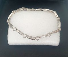 925 Silber  Armband mit  herzformige Zirkonia Steinen.