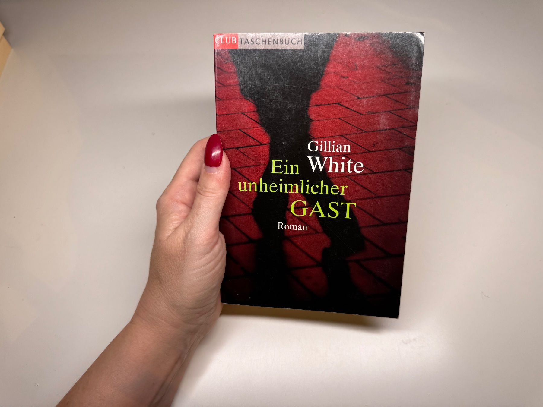 Libri: ROMAN: Gillian White, Ein unheimlicher Gast – Usato da Grosswangen venduto da Deutsche_Romane