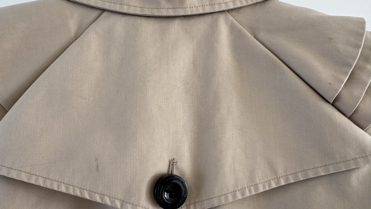 Mäntel: Trenchcoat- Charlotte Eskildsen – Gebraucht aus Wädenswil von eleganza01 4