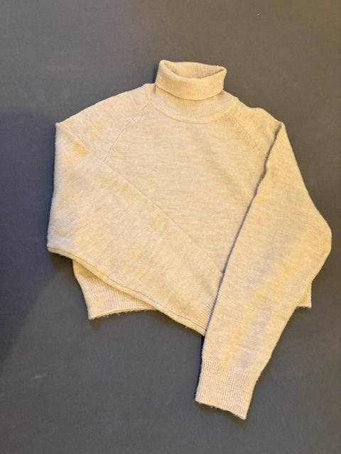 Mango Pulls & Sweat-shirts: Dolcevita – D'occasion à Binningen par son_x7yt