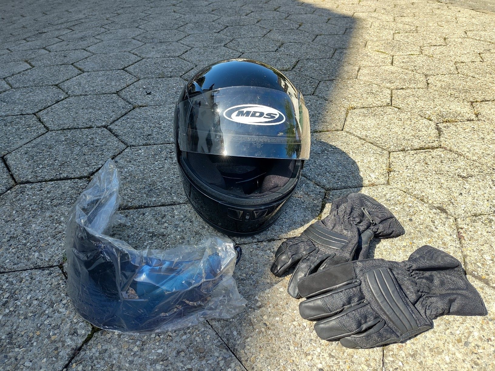 Caschi & visiere: Töffhelm Gr. XS inkl. Handschuhe – Usato da Tuggen venduto da rom_2w72