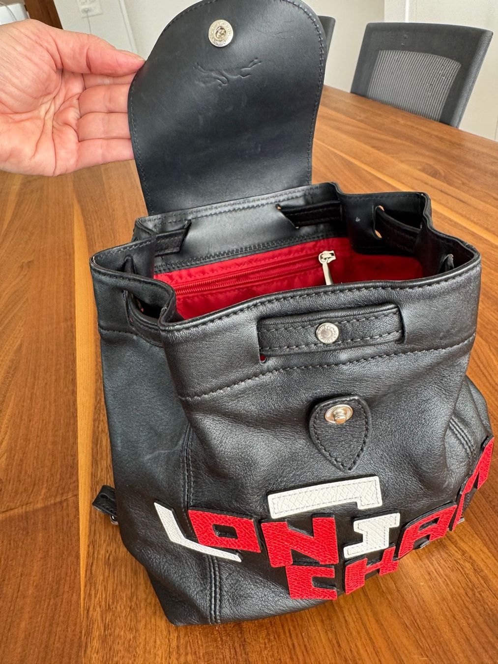Zaini: Longchamp Leder Rucksack Logo Patch Limited – Usato da Cham venduto da Maya.B. 6