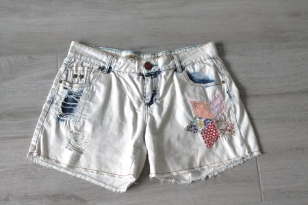Short DESIGUAL taille L (32)
