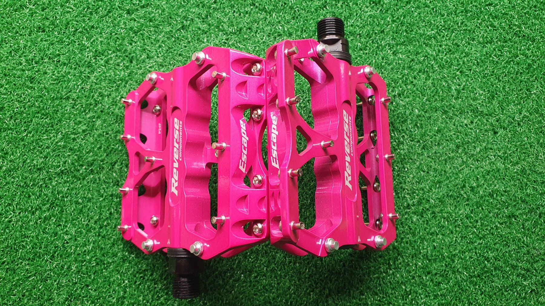 Pièces détachées: Reverse Escape Pedale pink – Neuf (Voir description) à Meyriez par Rion1 2