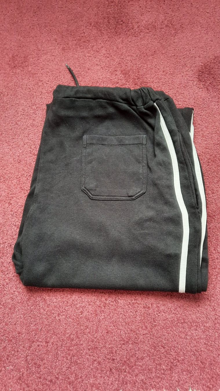 Pantaloni: Trainerhose Freizeithose Gr. Xl / 44 – Nuovo (secondo la descrizione) da zufikon venduto da braemestaender01 1