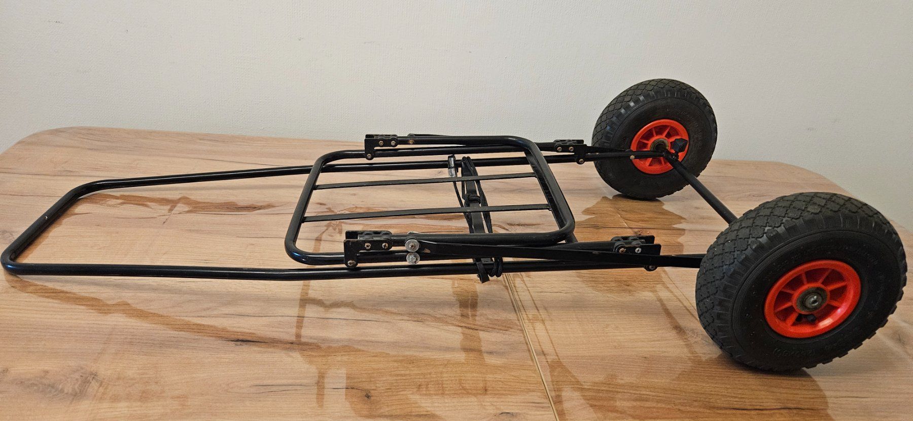Carrelli di trasporto: Chariot robuste pliable multi-tâche, sur roues – Usato da Lausanne venduto da sleepy47 1