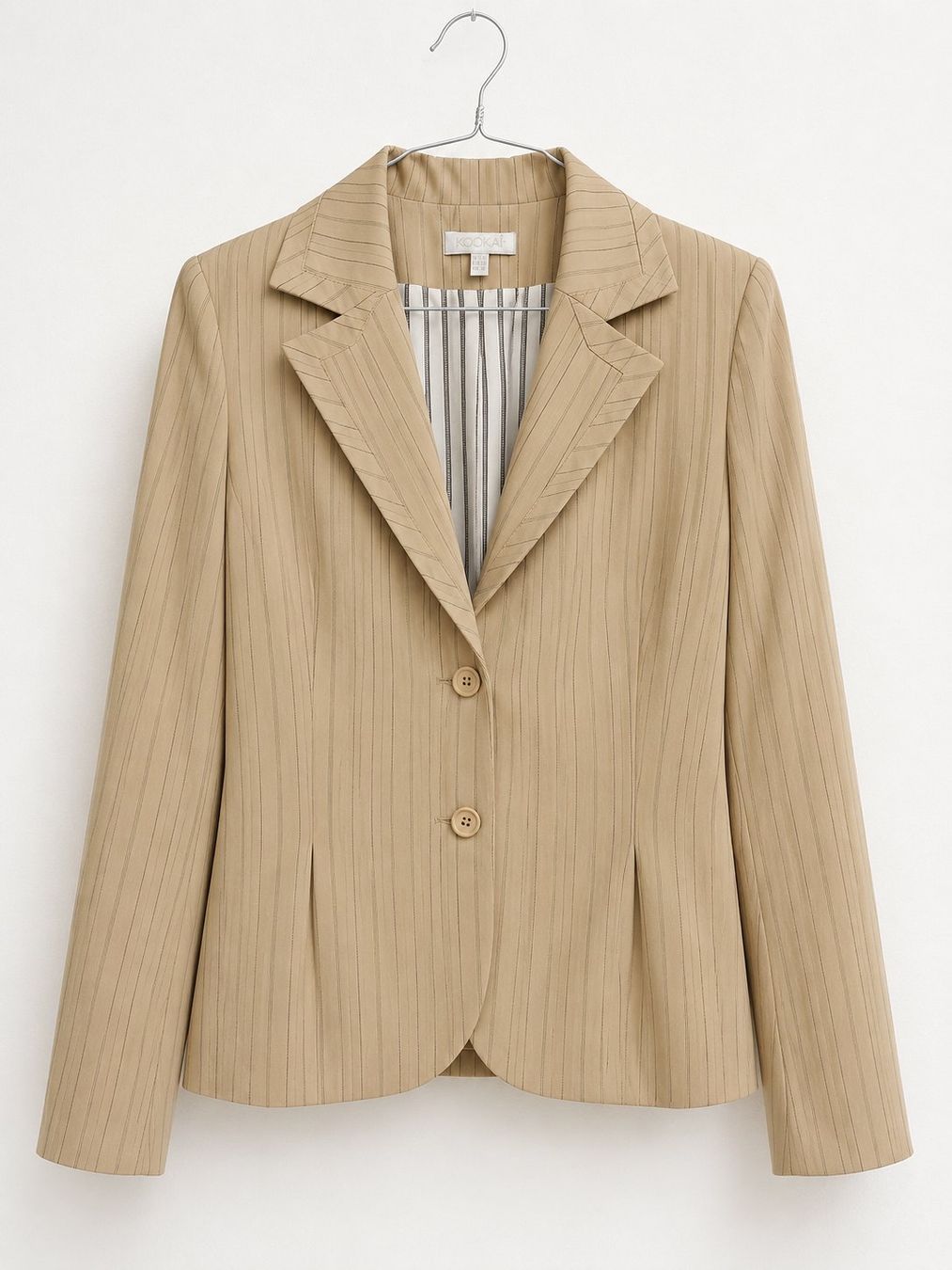 Lotti di vestiti: Ensemble tailleur beige rayé veste et pantalon T36 – Usato da Tramelan venduto da starzerg 1