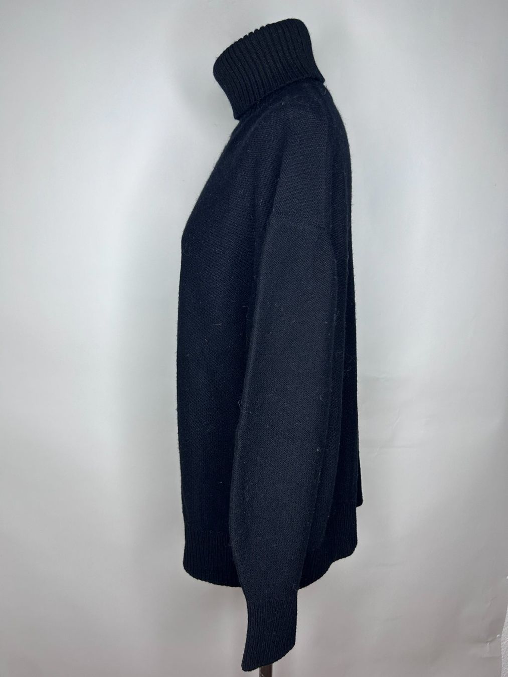 Cos Pulls & Sweat-shirts: Cos Pullover aus Wolle – D'occasion à St. Gallen par look-twice 1