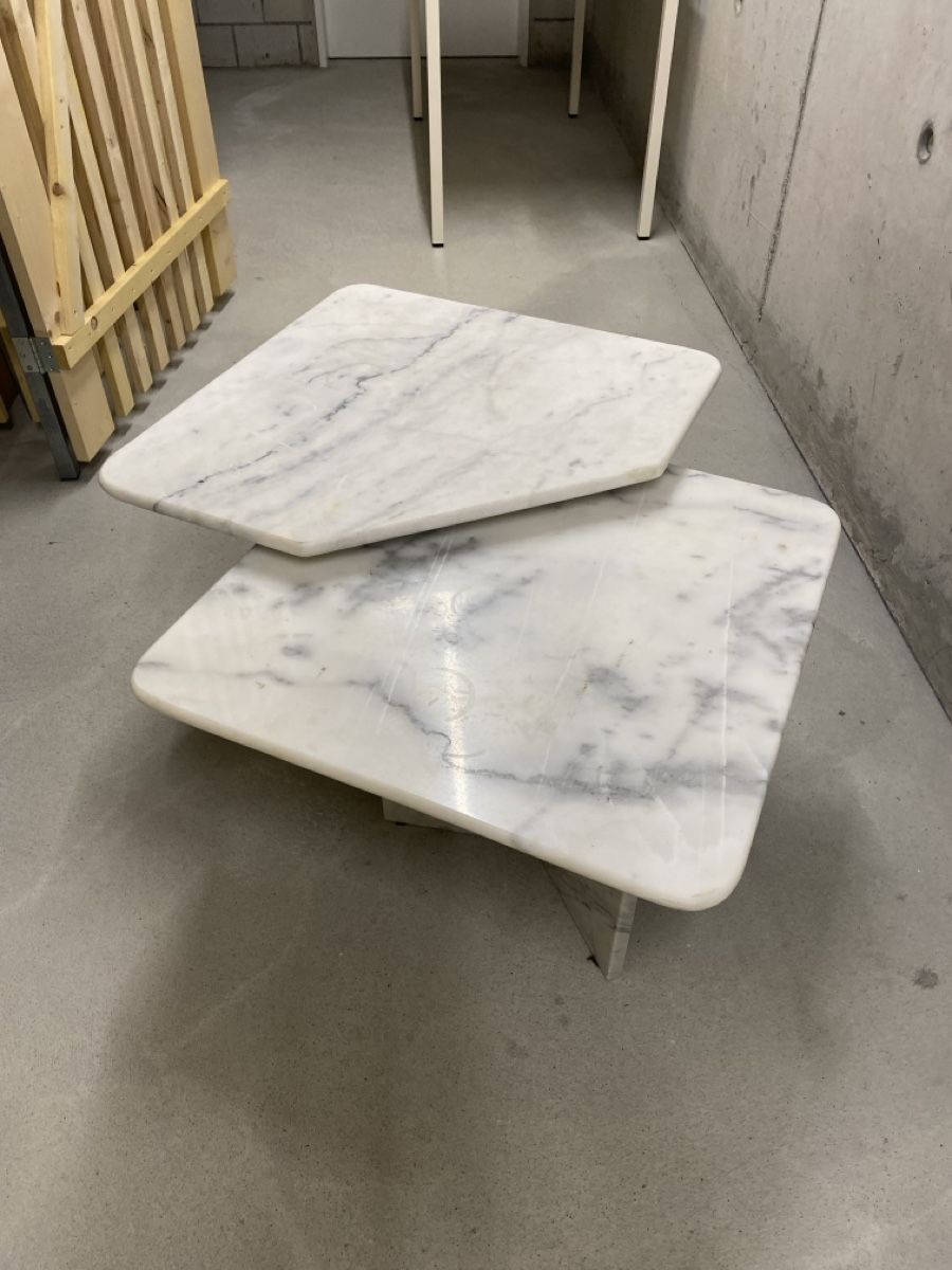 Tischset: Elegante Marmor-Beistelltische, 2er Set – Gebraucht aus Hausen AG von xavers