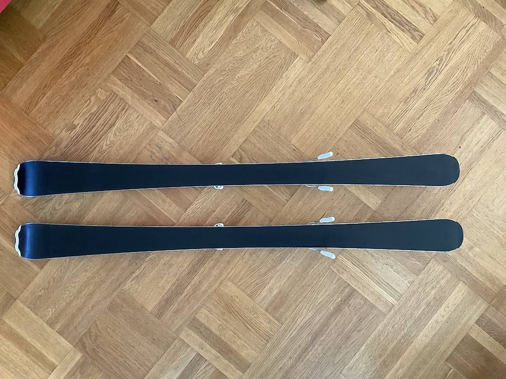 Head Skis: Kinderski Head Joy 137cm – D'occasion à Tafers par lhrjfk 1