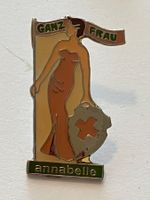1 Pin Annabelle - ganz Frau