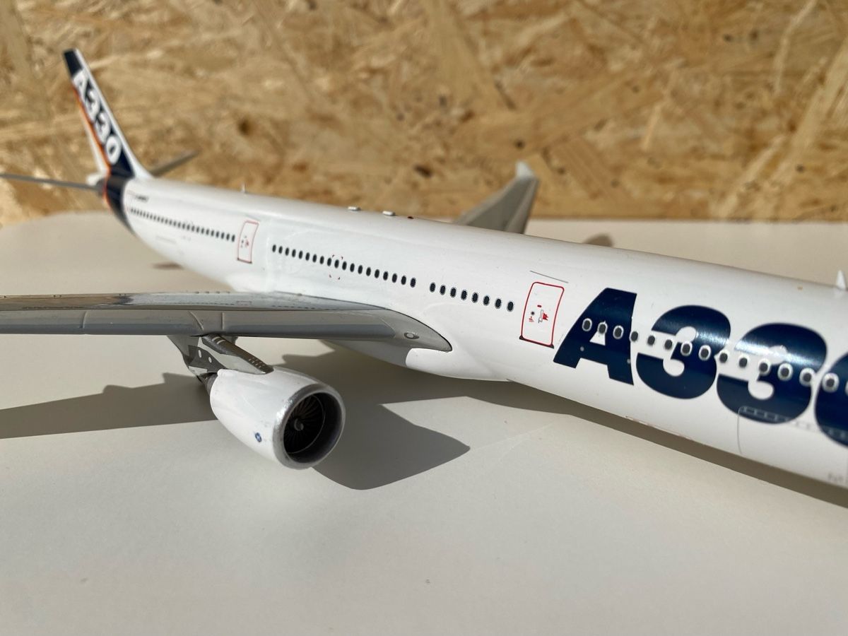 Airbus Modellbausätze & Standmodelle: A330 Metallmodell Inflight200 Massstab 1:200 – Gebraucht aus Meiringen von sellswiss 1