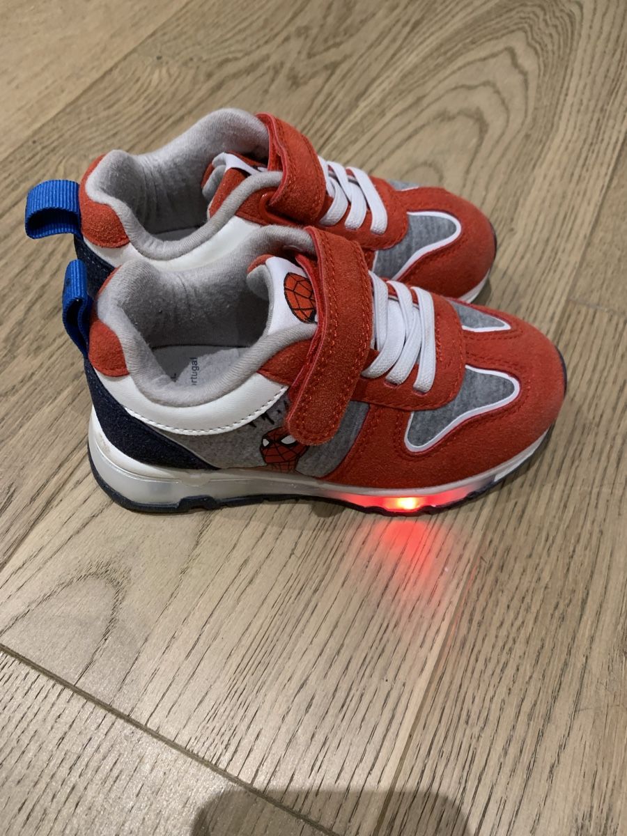 Scarpe per ragazzi: Spidermann Kinderschuhe Gr. 25 – Usato da Urdorf venduto da lil_bw7r