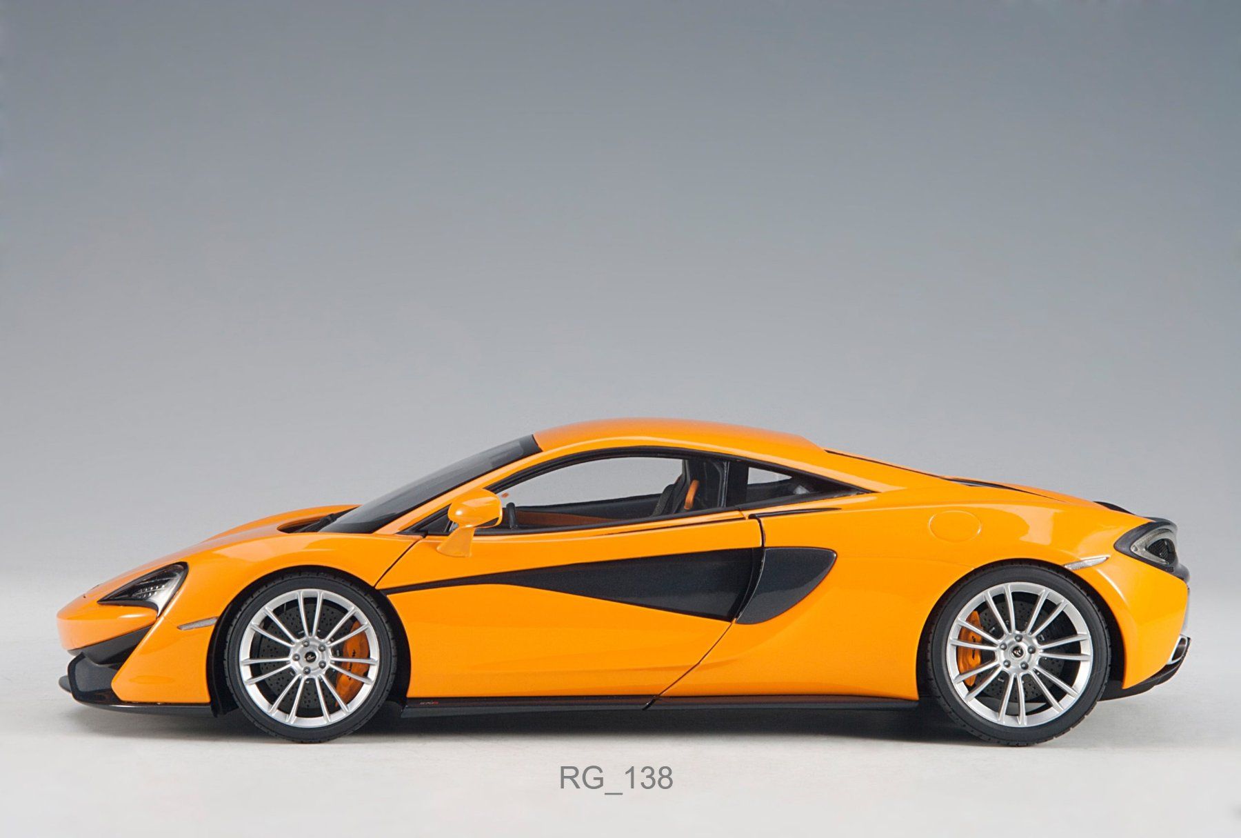 Autoart Modellautos: MCLaren 570S 1:18 – Neu und originalverpackt aus Ulisbach von mironebraska 7