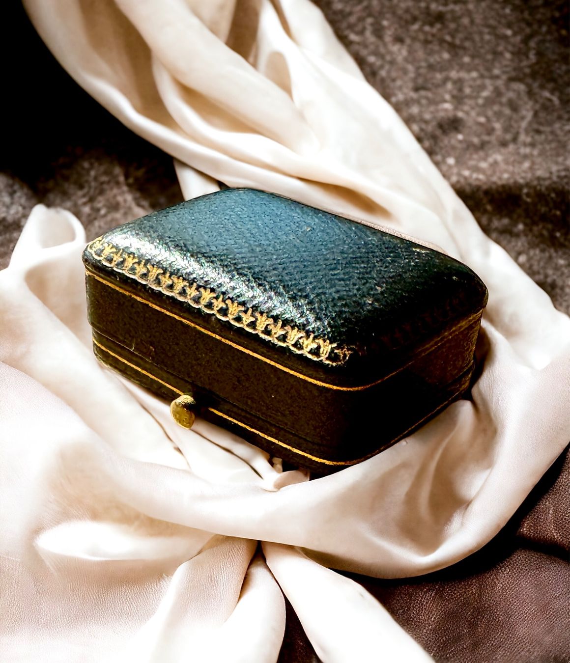 Schmuckkästen: Black Earrings Box- Ohrring Etui antik – Gebraucht aus Embrach von estzeh1 1