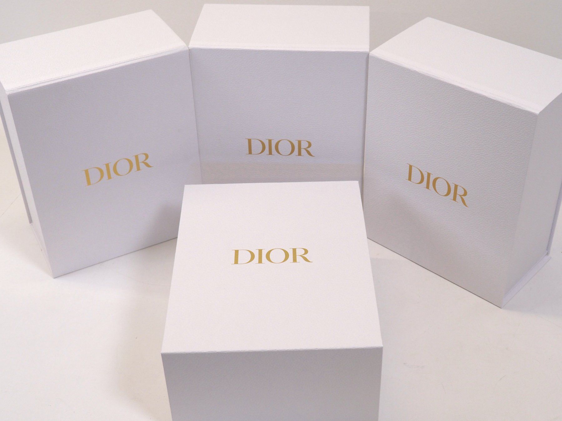 Dior Sonstige Dekorationen & Accessoires: 4x DIOR Geschenkbox Medium (26101399PL) – Neu (gemäss Beschreibung) aus Zürich von fundsachenverkauf 5