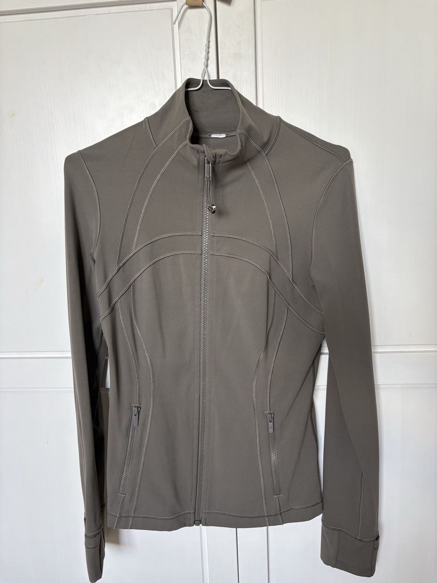Giacche: Lululemon Nulu Trainingsjacke  – Usato da Esslingen venduto da jen_7phv