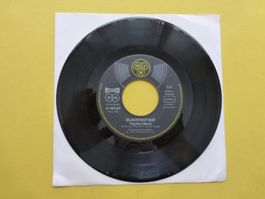 Blackfoot Sue – Sing Don't Speak