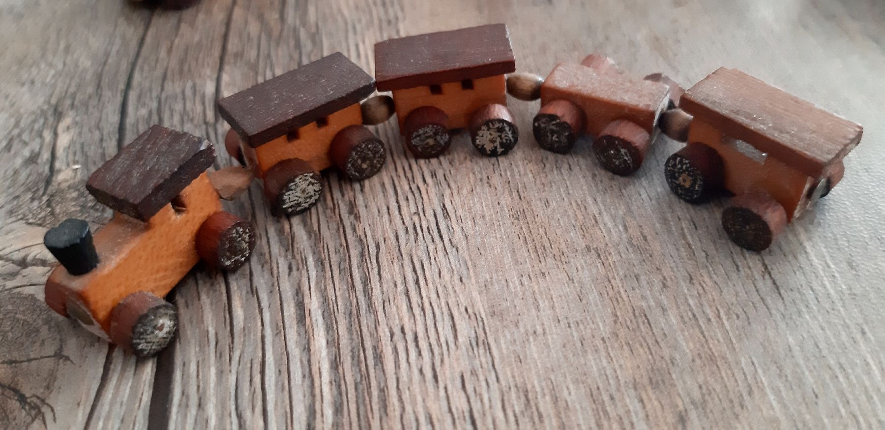 Giocattoli: Mini Züglein  -  Eisenbahnen  -  aus Holz  -  2 Stk. – Usato da Tagelswangen venduto da BrigittaC01 3