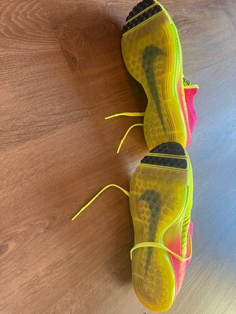 Nike Scarpe da donna: Nike flyknit running shoes - 40 – Usato da St-Sulpice VD venduto da juhdu 1